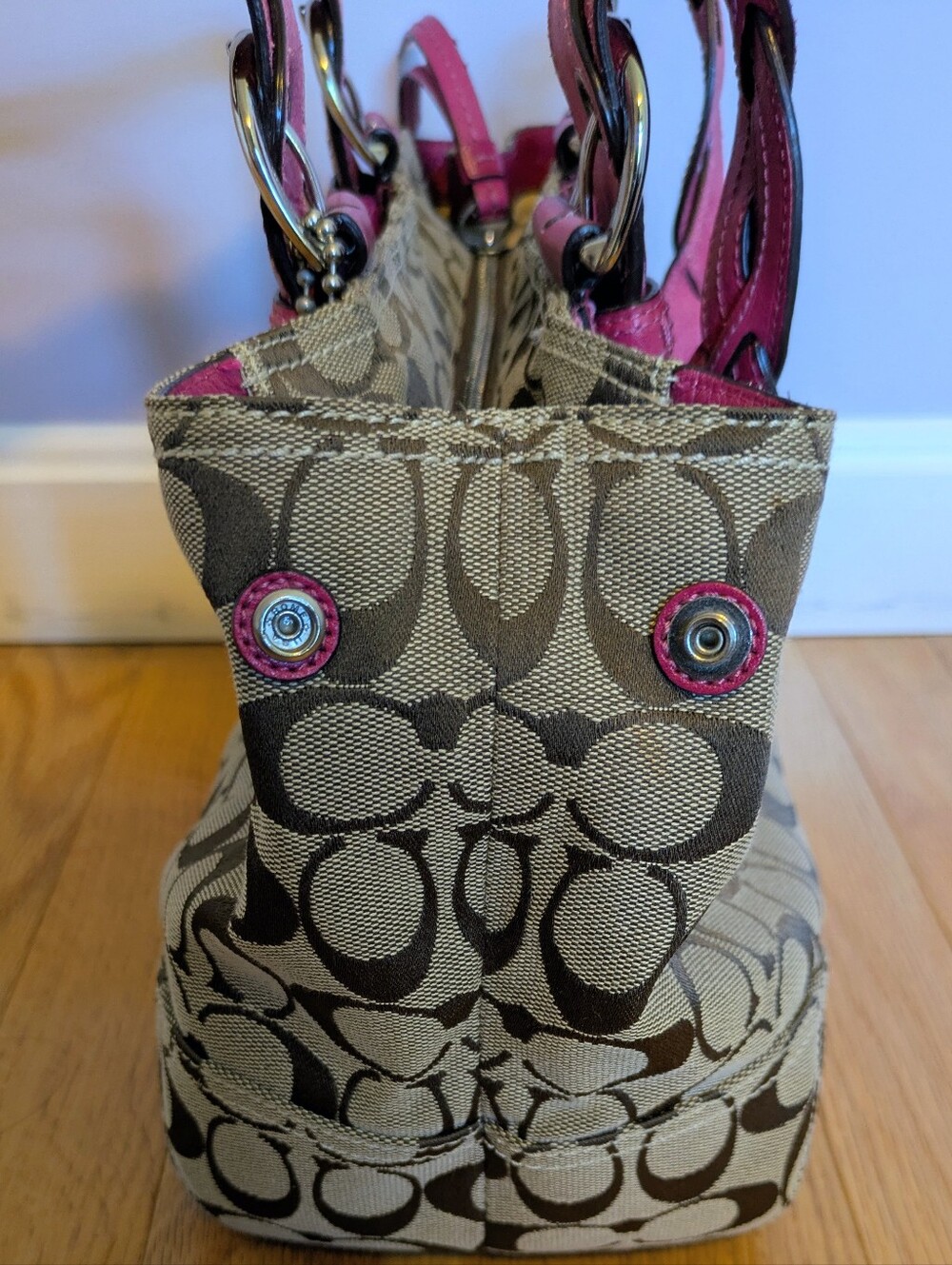 Coach Signature Print Shoulder Bag. - Picture 11 of 13